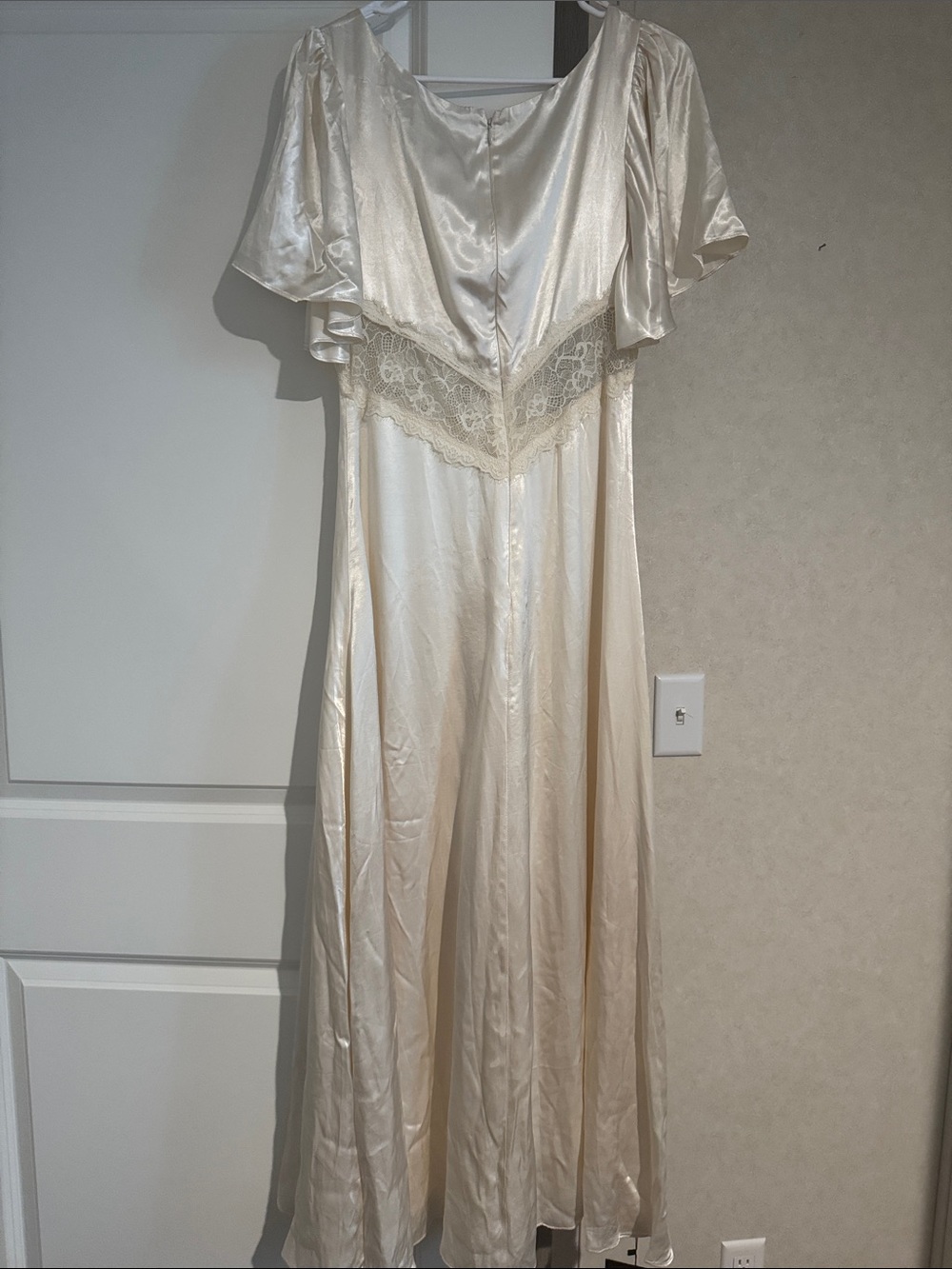 ASTR the Label Aurelia satin dress NWT - Picture 11 of 12